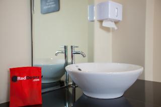 RedDoorz Premium @ Jalan Cengkeh Malang fotoÄŸrafÄ±