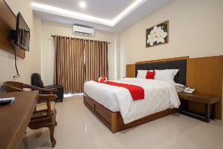 RedDoorz Premium @ Jalan Cengkeh Malang fotoÄŸrafÄ±