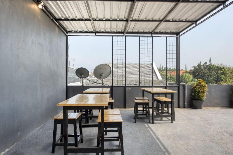 RedDoorz Syariah @ Jl. Cengger Ayam Dalam - Lobi