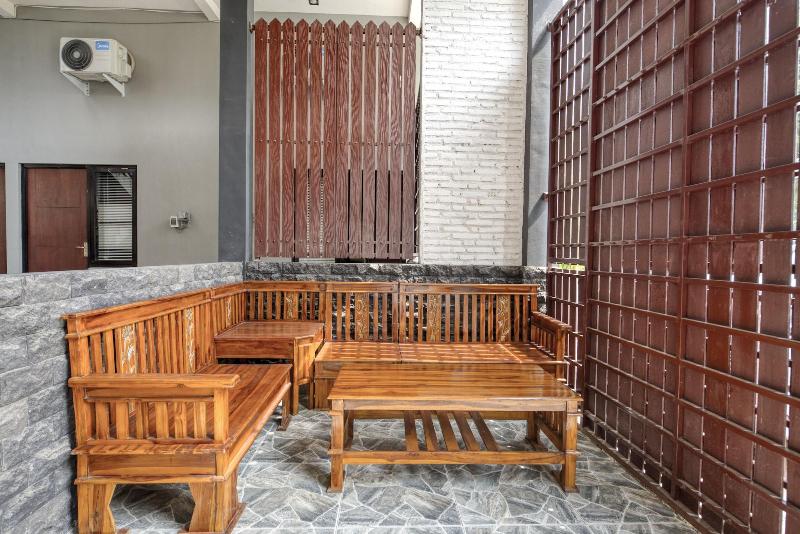 RedDoorz Syariah @ Jl. Cengger Ayam Dalam - Lobi
