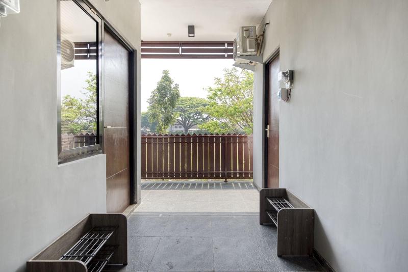 RedDoorz Syariah @ Jl. Cengger Ayam Dalam - Oda