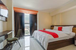 RedDoorz Plus @ Boulevard Panakkukang otel fotoğrafı