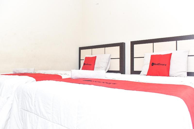 RedDoorz near Universitas Muhammadiyah Makassar - Oda