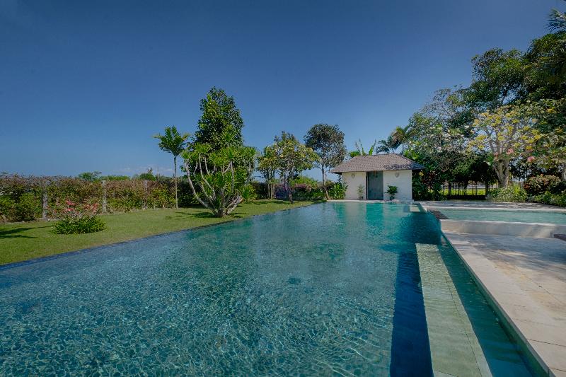 Kutus Kutus Ketewel Villa - Havuz