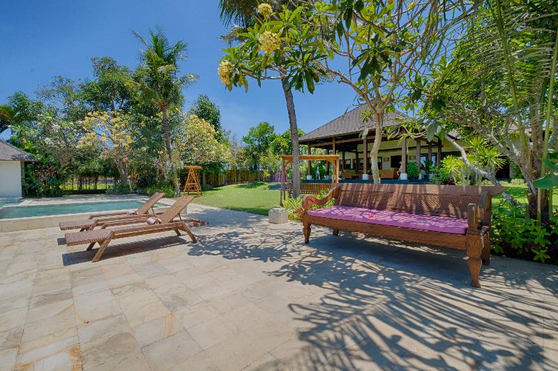 Kutus Kutus Ketewel Villa - Havuz