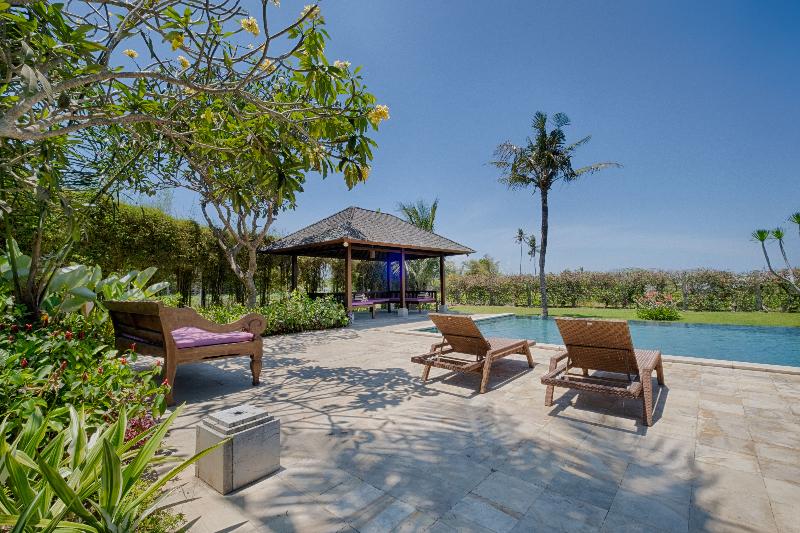Kutus Kutus Ketewel Villa - Havuz