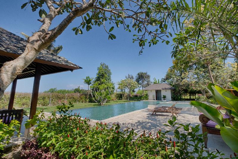 Kutus Kutus Ketewel Villa - Havuz