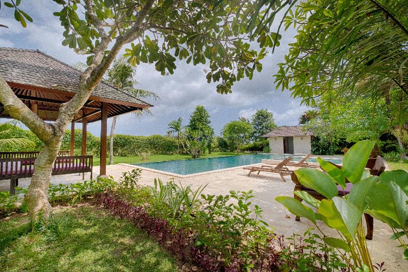Kutus Kutus Ketewel Villa - Havuz