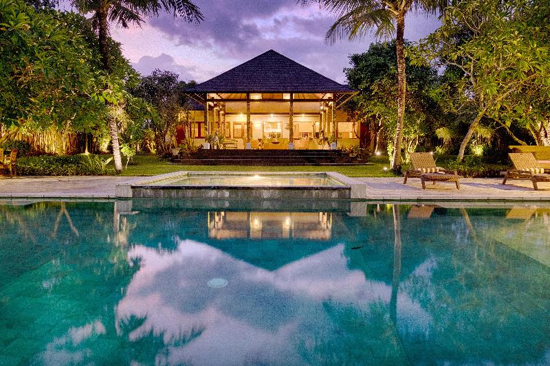 Kutus Kutus Ketewel Villa - Havuz
