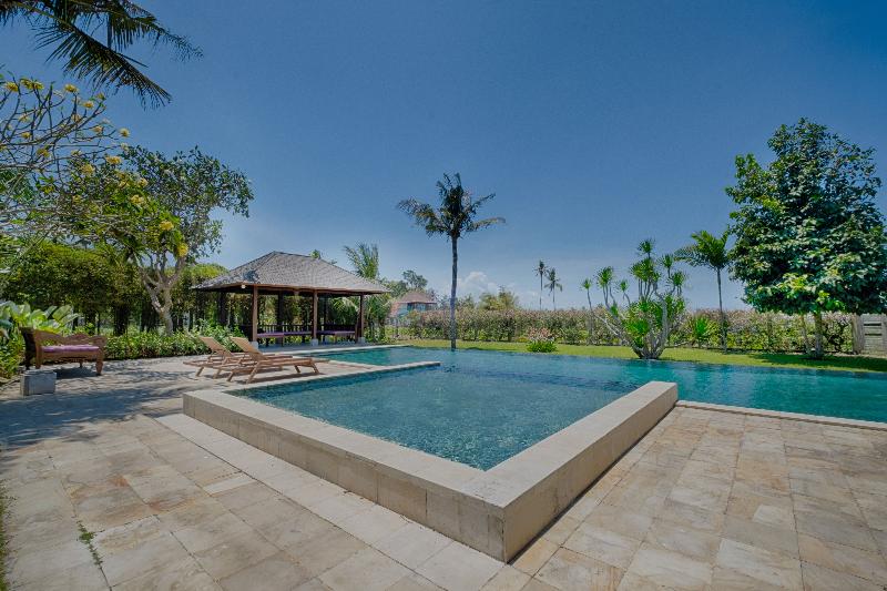 Kutus Kutus Ketewel Villa - Havuz