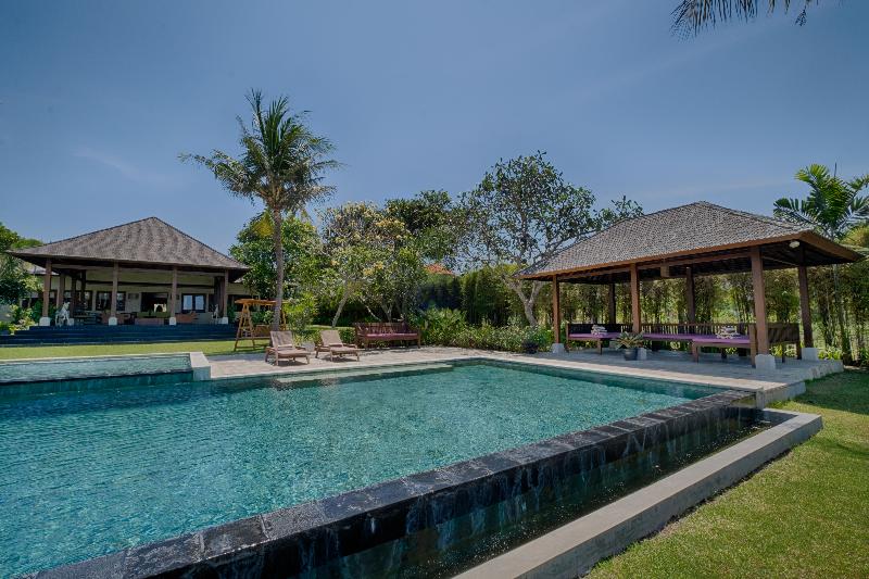 Kutus Kutus Ketewel Villa - Havuz