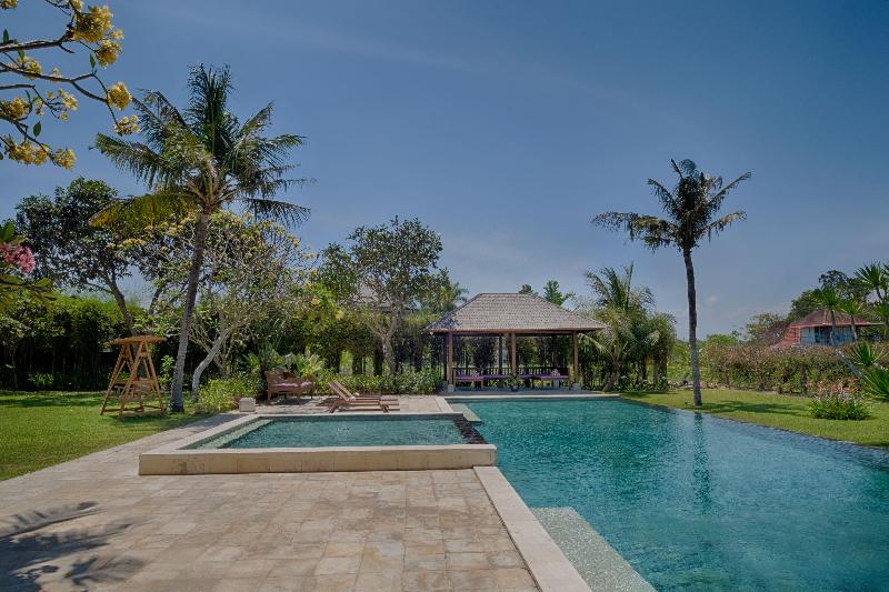 Kutus Kutus Ketewel Villa - Havuz