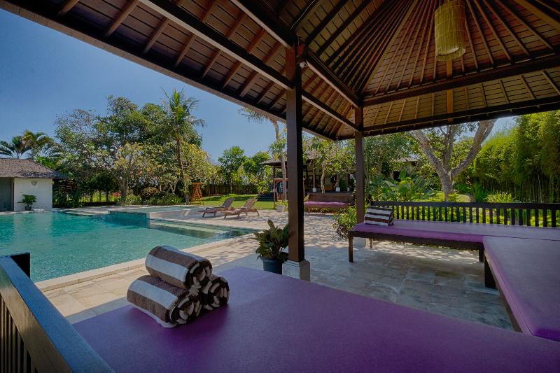 Kutus Kutus Ketewel Villa - Havuz