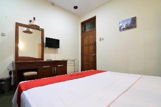 RedDoorz Plus @ Laweyan fotoÄŸrafÄ±