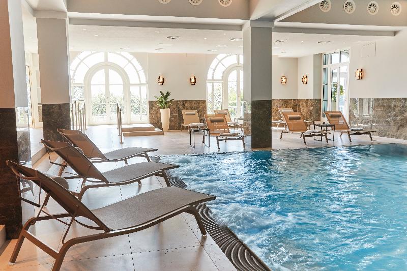 Steigenberger Icon Grandhotel & Spa Petersberg - Havuz