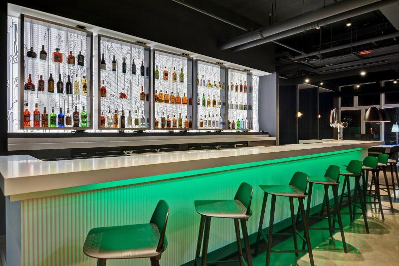 Aloft Secaucus Meadowlands - Bar