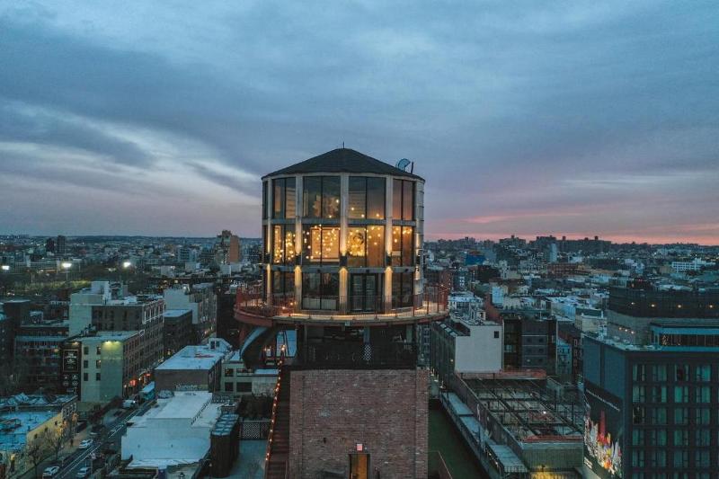 Arlo Williamsburg - Genel