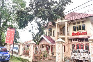RedDoorz near Sultan Hasanuddin Airport 2 otel fotoğrafı
