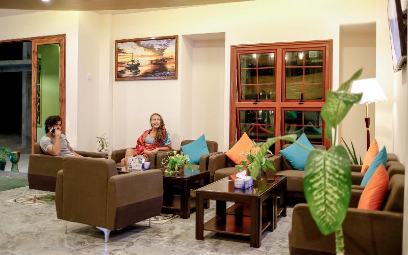 Triton Beach Hotel Spa At Maafushi - Lobi