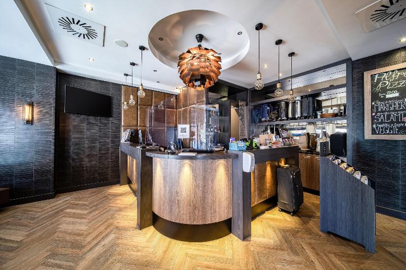 The Alfred Hotel - Lobi