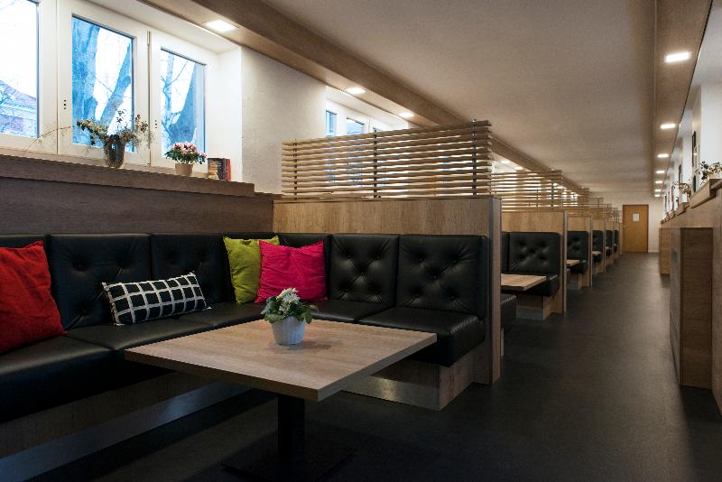 University Hotel - Lobi