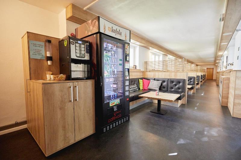 University Hotel - Lobi