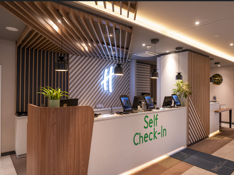 Holiday Inn Hamburg Berliner Tor - Lobi