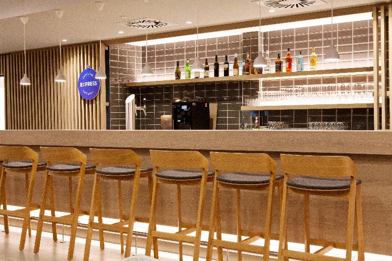 Holiday Inn Express Saarbrucken - Bar