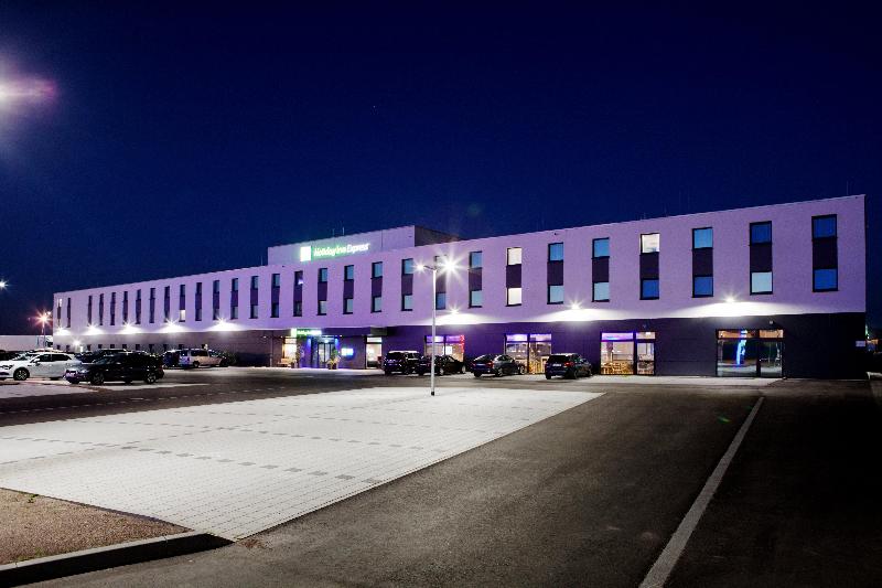 Holiday Inn Express Ringsheim - Genel