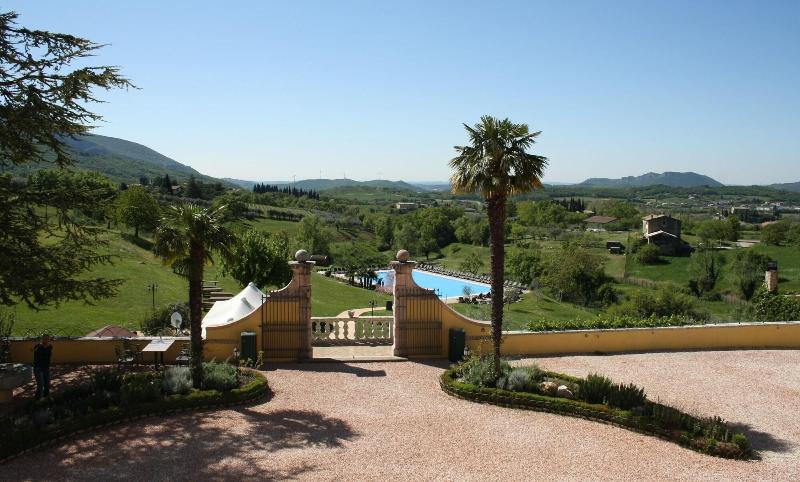 Villa Cariola - Genel