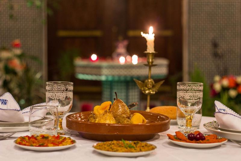 Riad Kettani - Toplantı