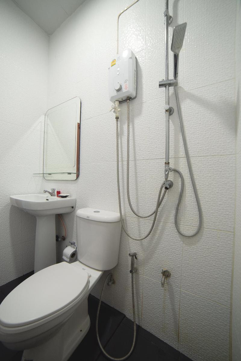 OYO 465 Krung Kao Traveller Lodge - Oda