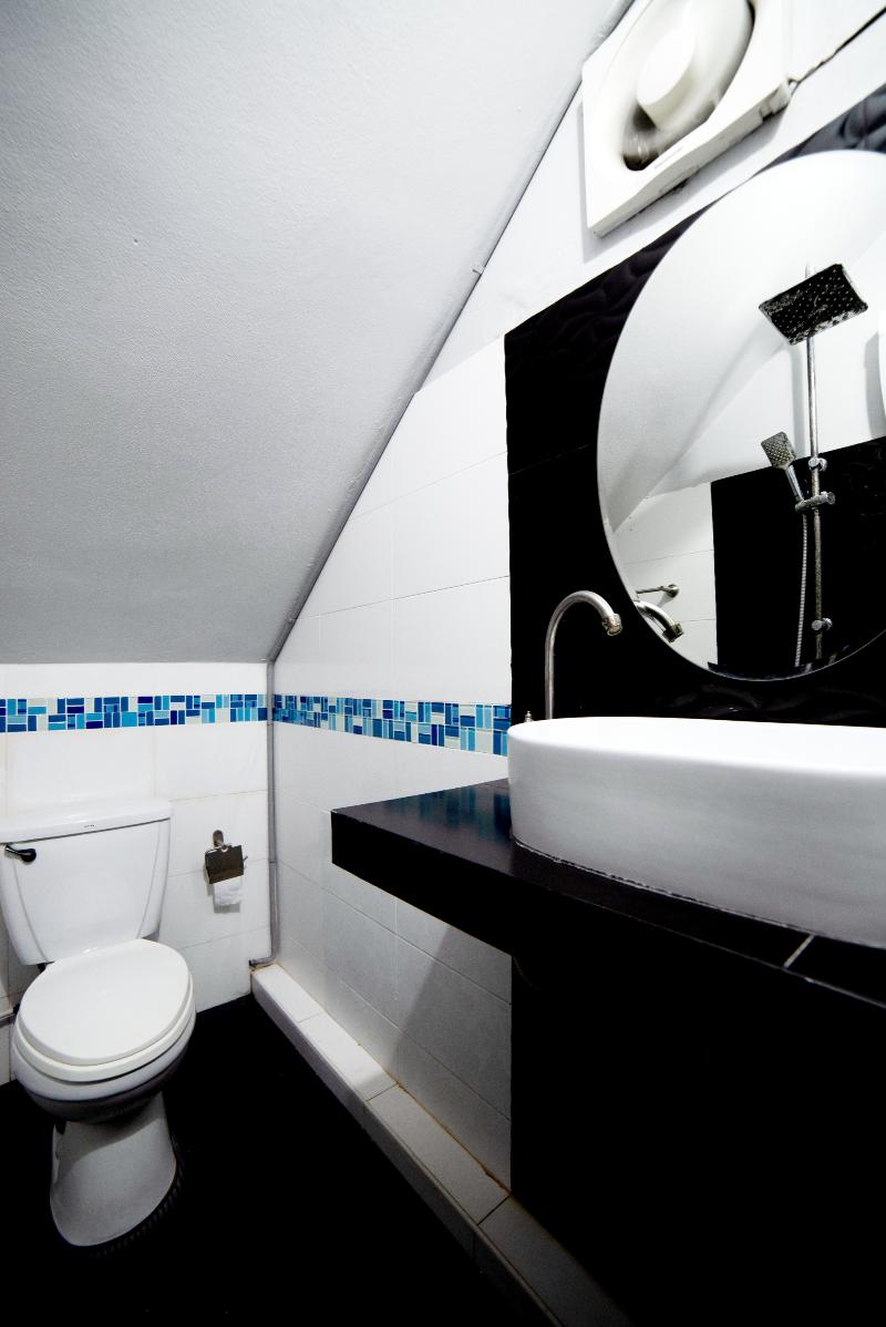 OYO 465 Krung Kao Traveller Lodge - Oda