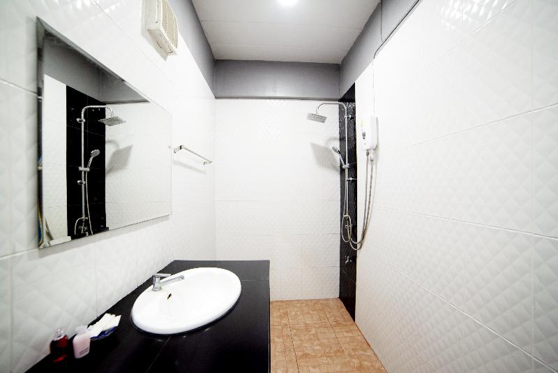 OYO 465 Krung Kao Traveller Lodge - Oda