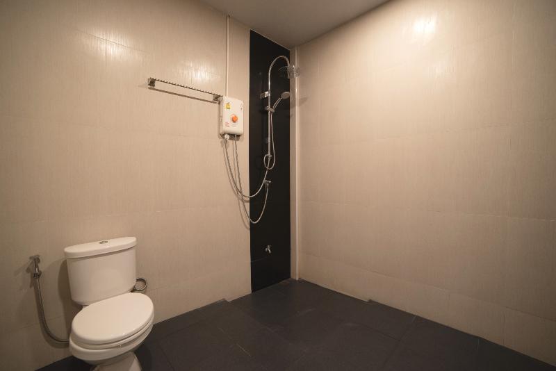 OYO 465 Krung Kao Traveller Lodge - Oda