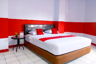 RedDoorz Plus @ Samratulangi Manado fotoÄŸrafÄ±