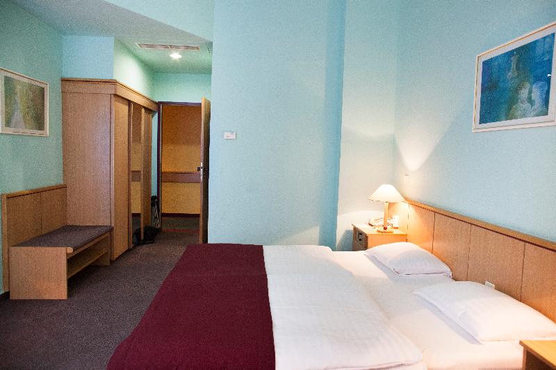 Pilvax Hotel Budapest - Oda