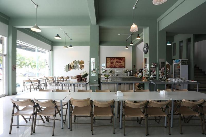 The Lilly Hotel by ZUZU - Restoran