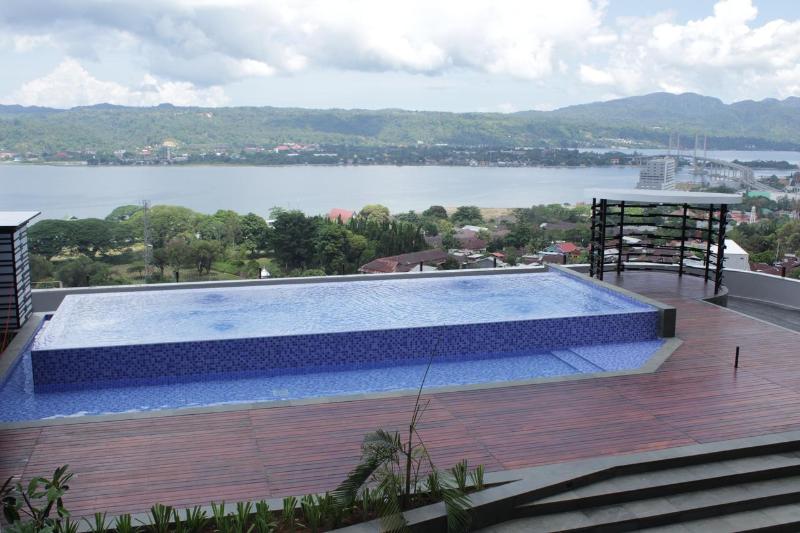 Hotel Santika Premiere Ambon - Havuz