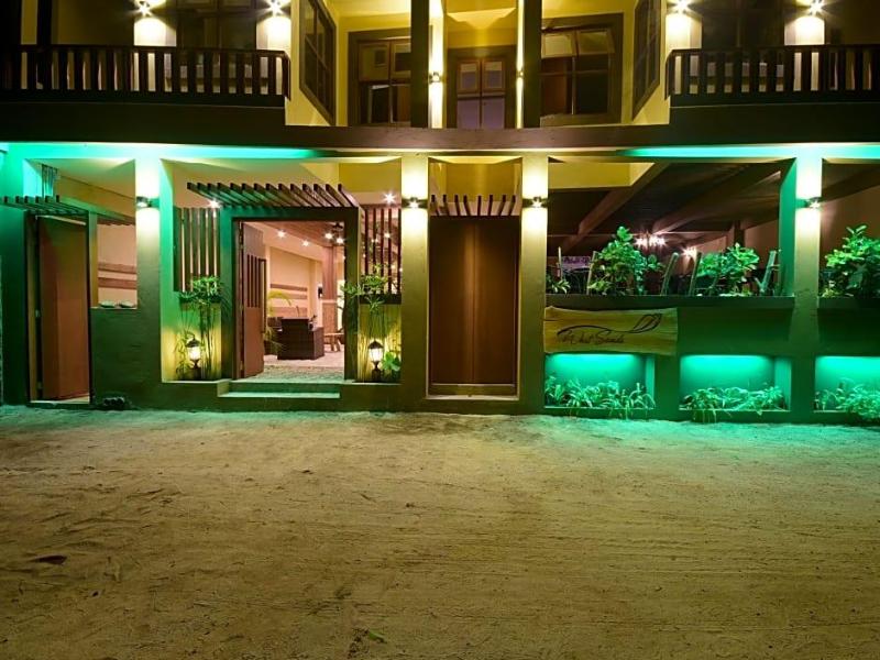 West Sands Ukulhas - Genel