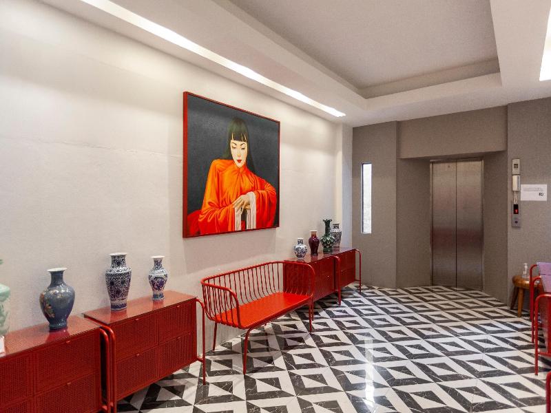 R2 Boutique Service Apartment - Lobi