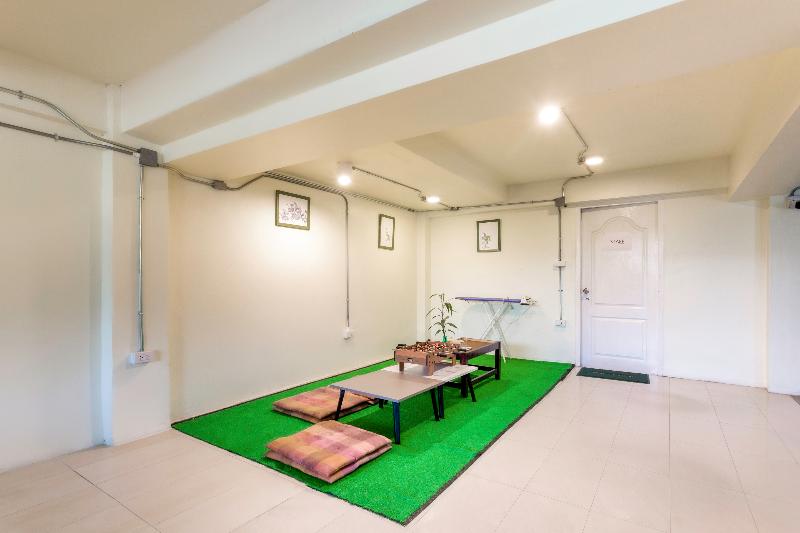 OYO 928 Leaf Hostel - Lobi