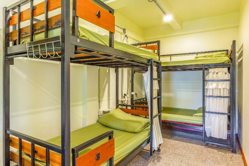OYO 928 Leaf Hostel - Oda