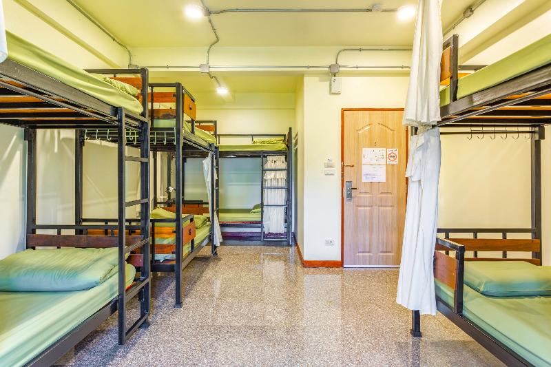 OYO 928 Leaf Hostel - Oda