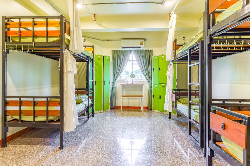 OYO 928 Leaf Hostel - Oda