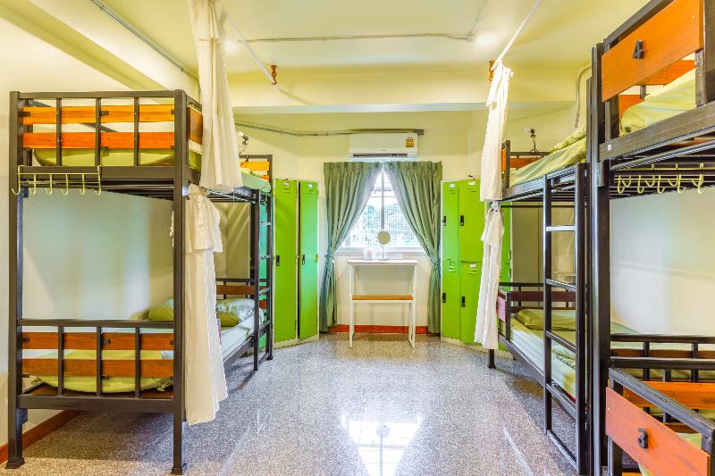 OYO 928 Leaf Hostel - Oda
