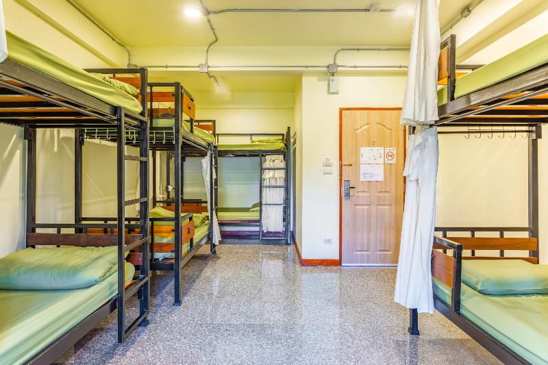 OYO 928 Leaf Hostel - Oda