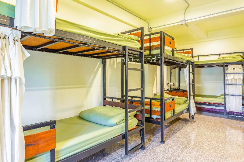 OYO 928 Leaf Hostel - Oda