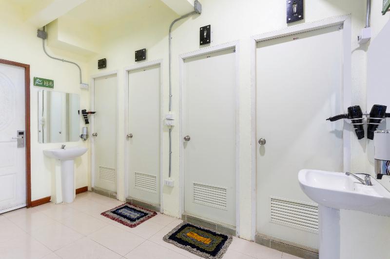 OYO 928 Leaf Hostel - Oda