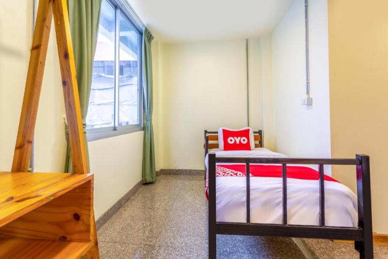 OYO 928 Leaf Hostel - Oda
